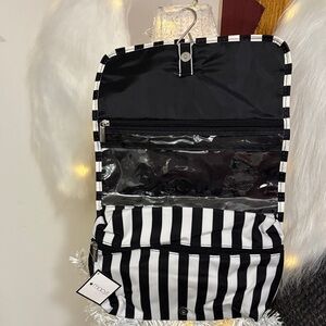 Macy's Black and White Hanging Organizer